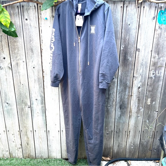 NWT Savage X Fenty Zip Up Jumpsuit Onsie - Picture 4 of 10